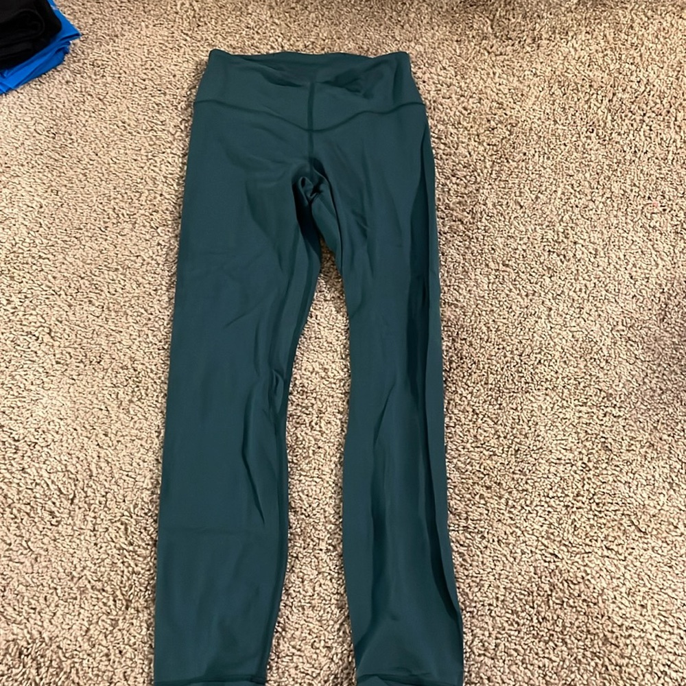 Lululemon v waist aligns